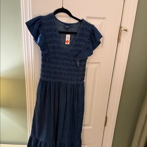 GAP Denim Smocked midi Dress with Flutter Sleeves Small Tall